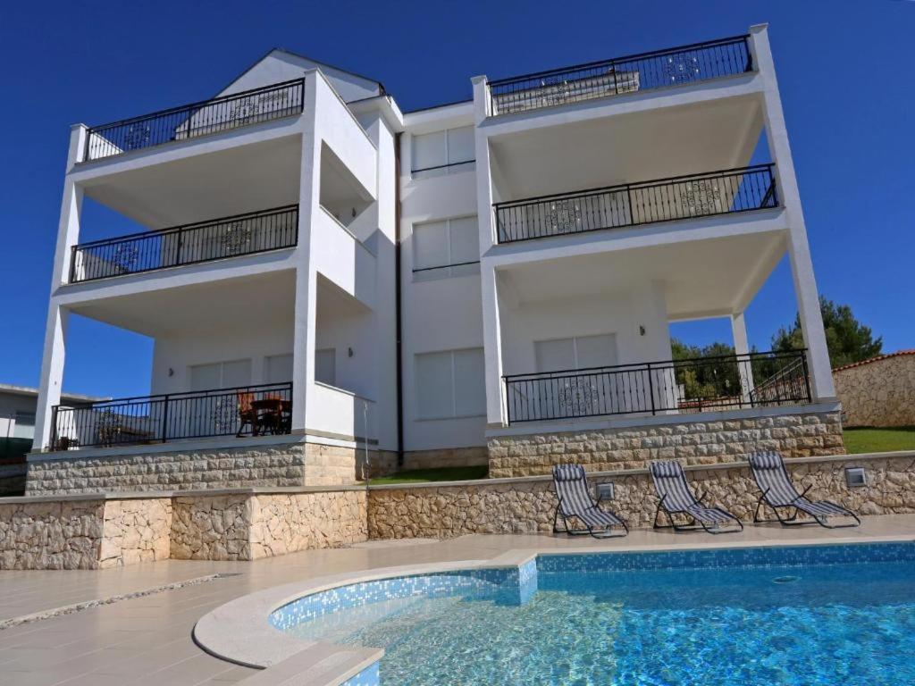 Lovely Apartment With Beautiful Pool Primošten Εξωτερικό φωτογραφία