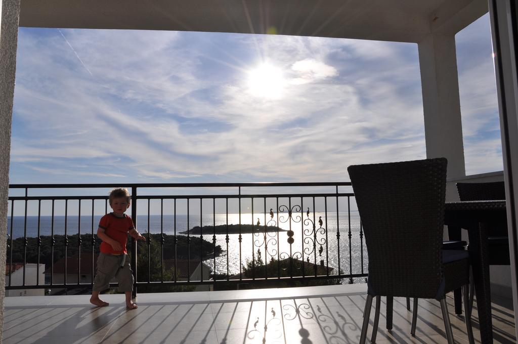 Lovely Apartment With Beautiful Pool Primošten Εξωτερικό φωτογραφία