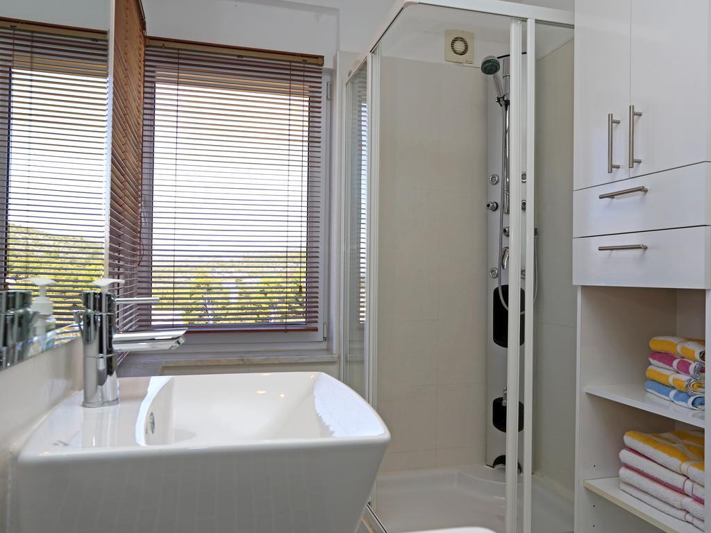 Lovely Apartment With Beautiful Pool Primošten Εξωτερικό φωτογραφία